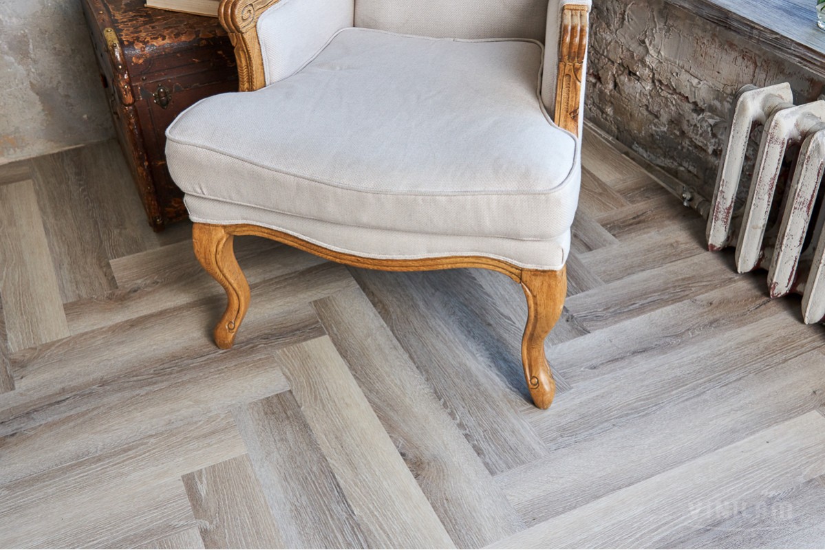 SPC ламинат VINILAM PARQUET HERRINGBONE 4V 43кл Паркет Эрмитаж IS11122